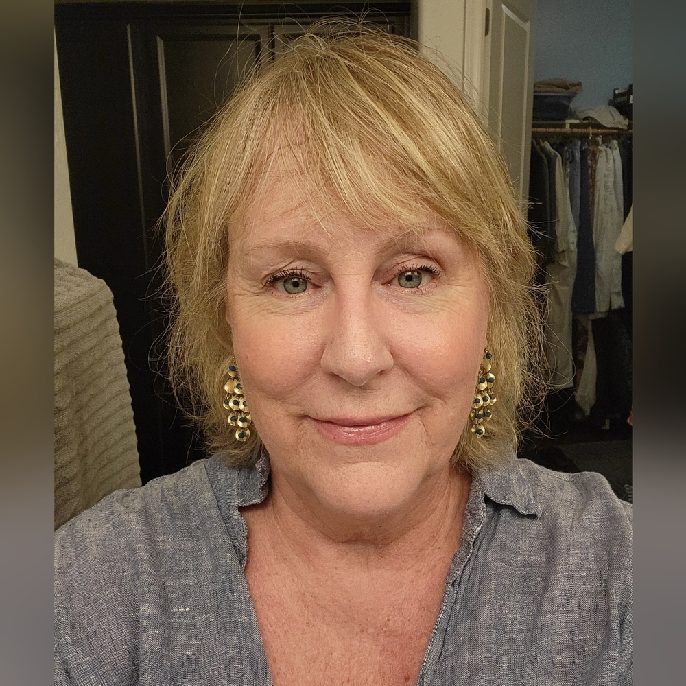 Meet your Posher, Lorie